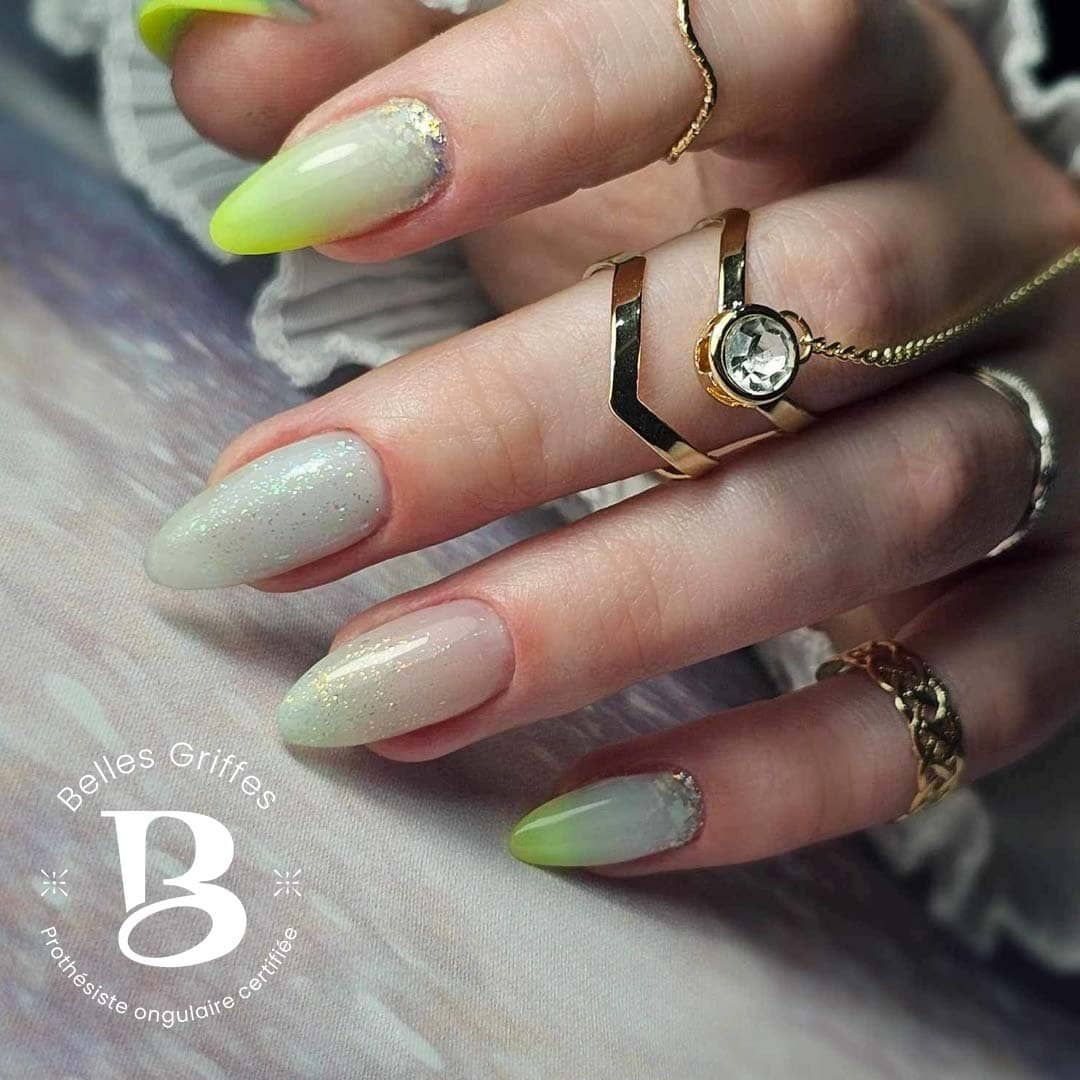 Photographie de création d'ongles