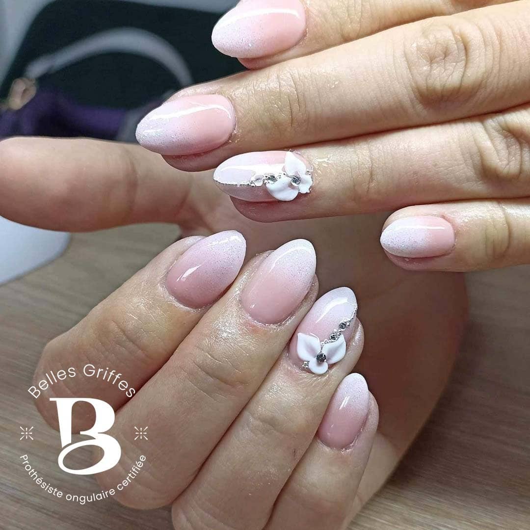 Photographie de création d'ongles