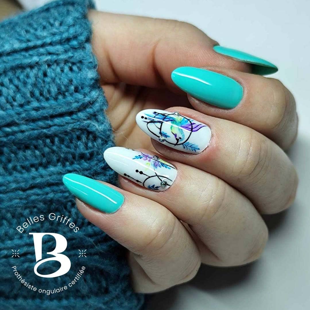 Photographie de création d'ongles