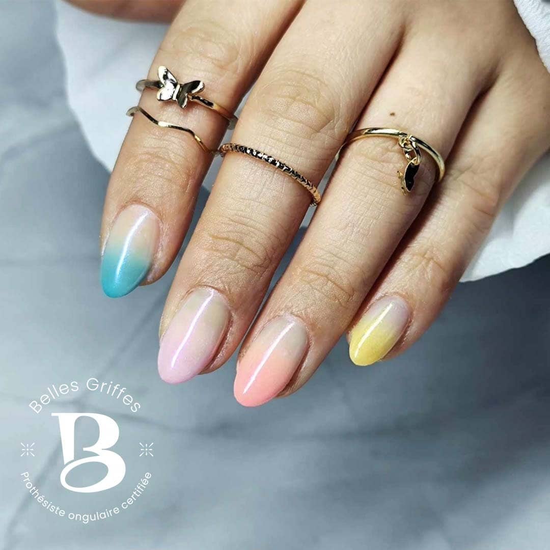 Photographie de création d'ongles